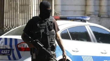 السلطات التركية تقبض على شخص متهم بمحاولة استهداف طائرة السيسي… ما العلاقة مع حركة ‘حسم’؟