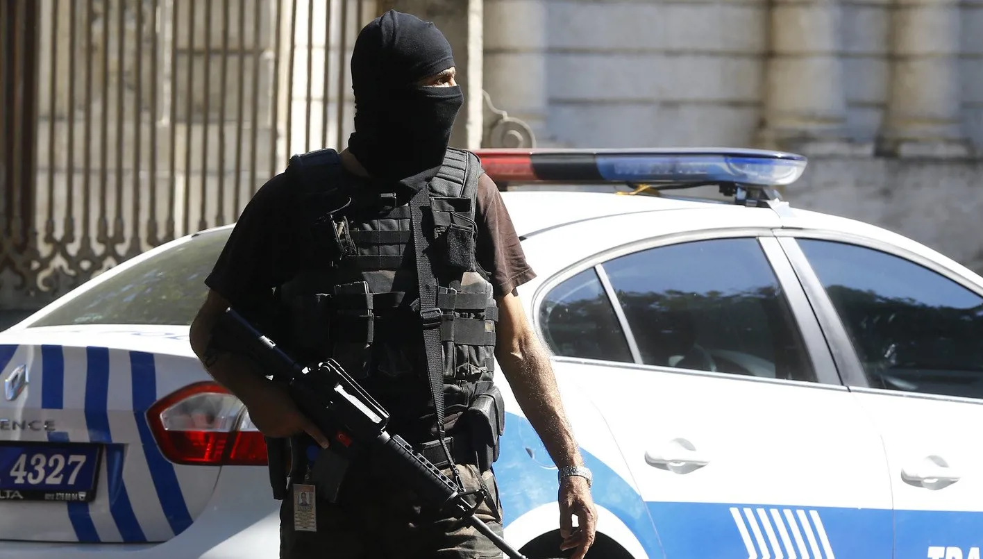 السلطات التركية تقبض على شخص متهم بمحاولة استهداف طائرة السيسي… ما العلاقة مع حركة ‘حسم’؟ السلطات التركية تقبض على شخص متهم بمحاولة استهداف طائرة السيسي… ما العلاقة مع حركة ‘حسم’؟