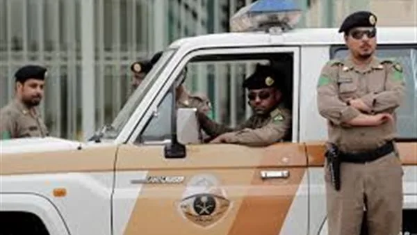 السلطات السعودية تعتقل 12 مغتربًا يعملون في مجال الدعارة داخل شقة سكنية السلطات السعودية تعتقل 12 مغتربًا يعملون في مجال الدعارة داخل شقة سكنية