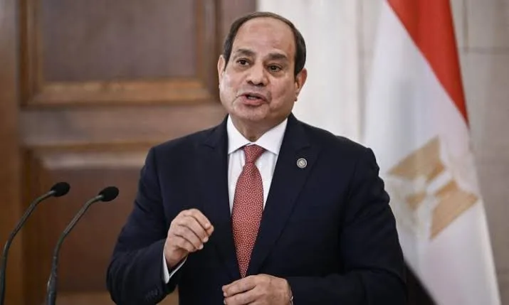السيسي يأمر بتعجيل ربط الاكتشافات النفطية بالإنتاج وزيادة استثمارات الطاقة والتعدين.