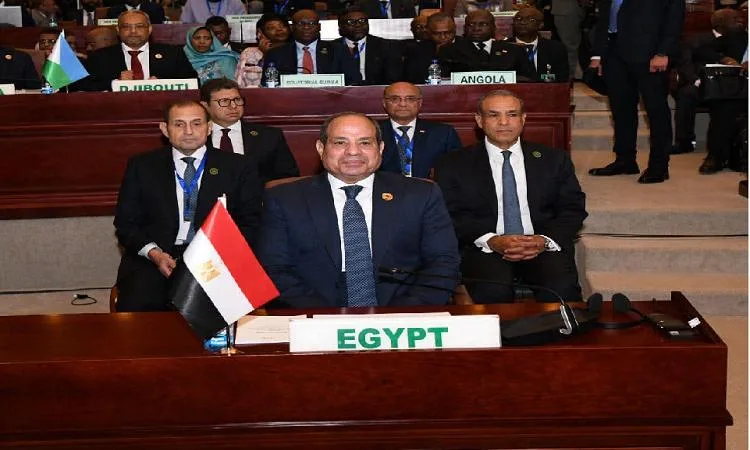السيسي يبرز ضرورة تسريع تأسيس صندوق التنمية خلال قمة الاتحاد الإفريقي السيسي يبرز ضرورة تسريع تأسيس صندوق التنمية خلال قمة الاتحاد الإفريقي