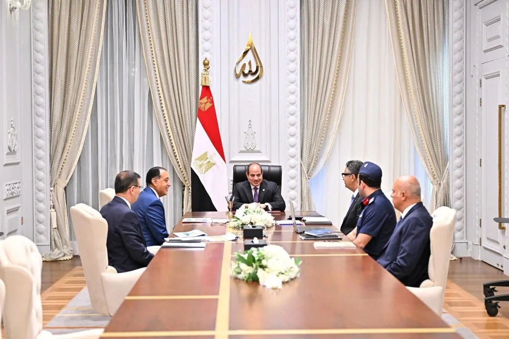 السيسي يشدد على أهمية تطوير السلالات المحلية لزيادة إنتاج اللحوم والألبان. السيسي يشدد على أهمية تطوير السلالات المحلية لزيادة إنتاج اللحوم والألبان.