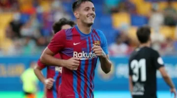 الشارقة يتعاقد مع لاعب سابق في برشلونة