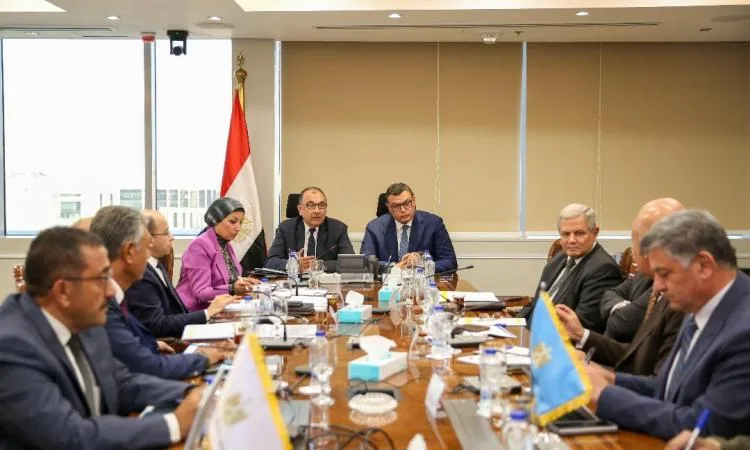 “الشربيني” و”شيمي” يناقشان التعاون في تحسين الأصول وأوضاع المشاريع المشتركة. “الشربيني” و”شيمي” يناقشان التعاون في تحسين الأصول وأوضاع المشاريع المشتركة.
