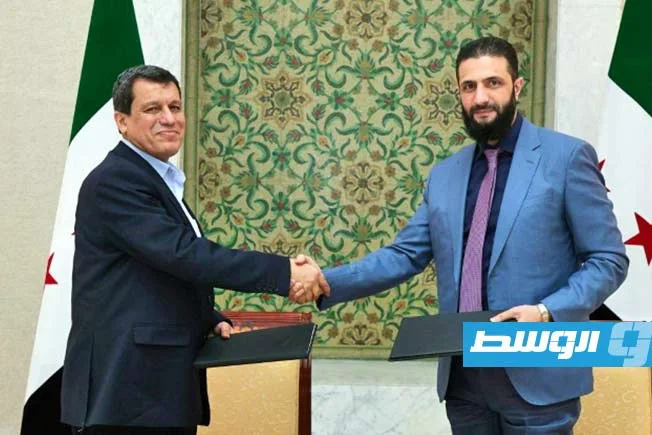 الشرع يجتمع مع زعماء كرد بحضور المبعوث الأمريكي الشرع يجتمع مع زعماء كرد بحضور المبعوث الأمريكي