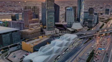 الشركات السعودية تواجه التحديات: تحقيق أرباح تاريخية للبنوك والاتصالات واختلاف أداء باقي القطاعات