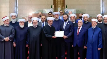 الشيخ دريان يمنح وسام دار الفتوى الذهبي: الدم لا يتحول إلى ماء