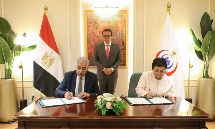 الصحة: توقيع اتفاقية لتنفيذ مبادرة “الألف يوم الذهبية” في القطاع الخاص