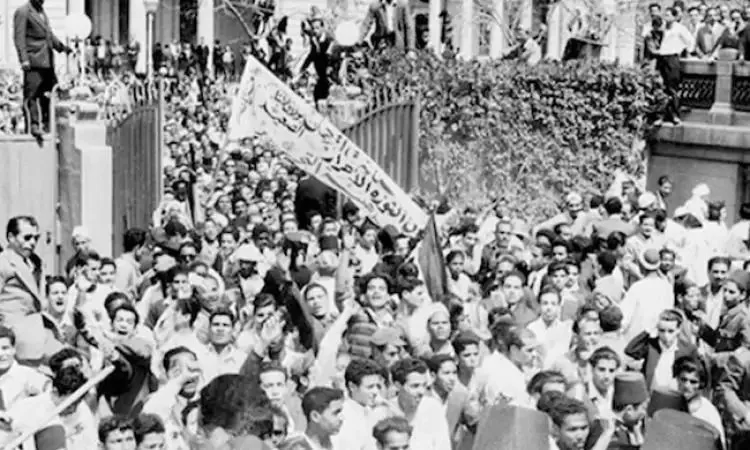 الصراع الاقتصادي بين الاشتراكية والرأسمالية: تقييم لتراث ثورة يوليو الصراع الاقتصادي بين الاشتراكية والرأسمالية: تقييم لتراث ثورة يوليو