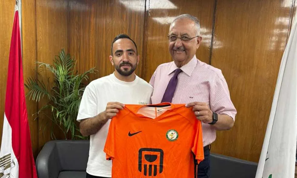 الصفقة السابعة.. الأهلي يتعاقد مع أحمد متعب