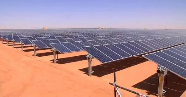 الطاقة الشمسية تهيمن على 92% من مشروعات الطاقة المتجددة في المملكة. الطاقة الشمسية تهيمن على 92% من مشروعات الطاقة المتجددة في المملكة.