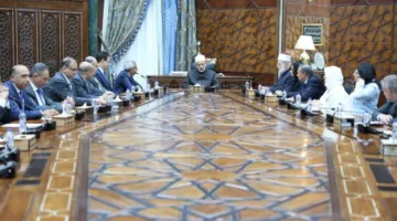 الطيب لسفراء مصر الجدد: الأزهر يزرع فكر التعددية الفكرية في عقول طلابه