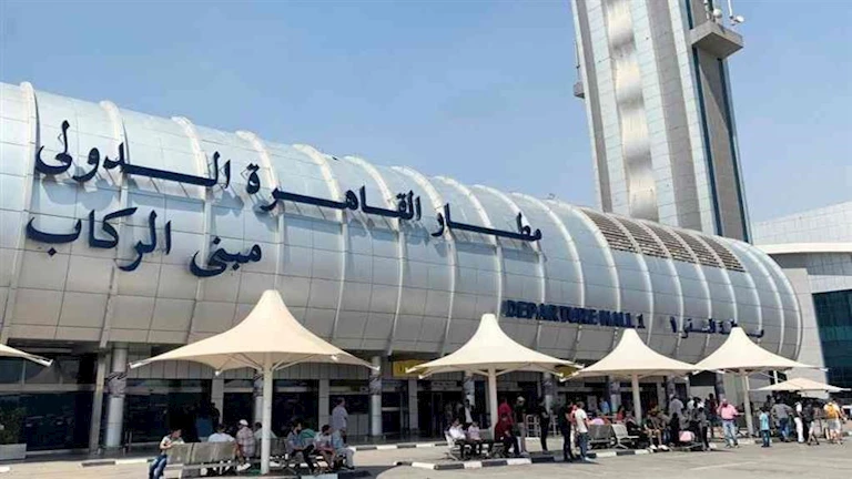 “الطيران”: انقطاع الكهرباء “كان ضمن الحدود” ولم يؤثر على الرحلات أو الخدمات. “الطيران”: انقطاع الكهرباء “كان ضمن الحدود” ولم يؤثر على الرحلات أو الخدمات.