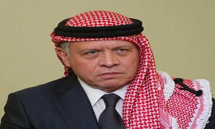 العاهل الأردني يناقش مع ترامب أهمية “تأمين وصول المساعدات” إلى غزة. العاهل الأردني يناقش مع ترامب أهمية “تأمين وصول المساعدات” إلى غزة.