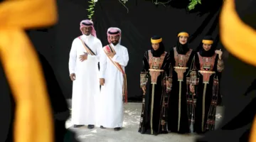 العرضة والخبيتي والخطوة تضيء المسرح الفرنسي