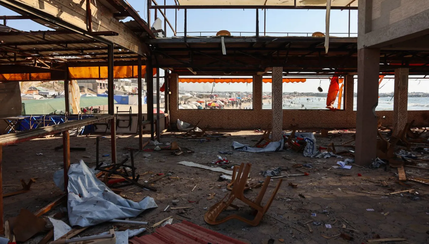 الغارديان: إسرائيل استخدمت قنبلة تزن 500 رطل في اعتداءها على مقهى الشاطئ في غزة