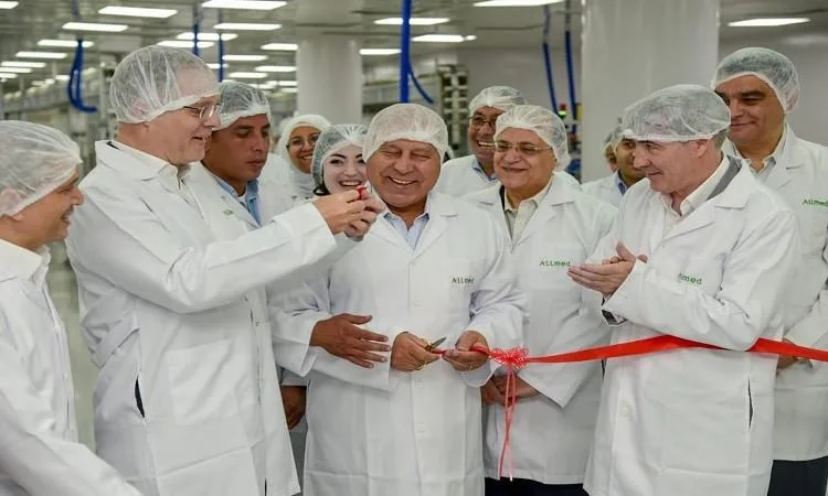الغمراوي: تعزيز إنتاج أدوية ومستلزمات الكلى يعتبر أولوية لضمان تلبية احتياجات المرضى.