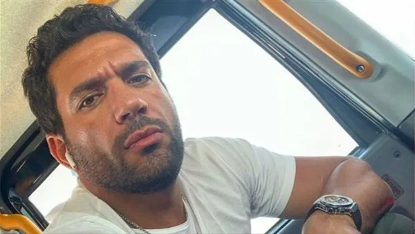الفنان حسن الرداد يتعرض لإصابة أثناء مباراة كرة القدم ويبدأ جلسات العلاج الطبيعي.