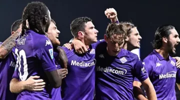 القادسية يقترب من التغلب على مانشستر يونايتد للتعاقد مع هداف فيورنتينا