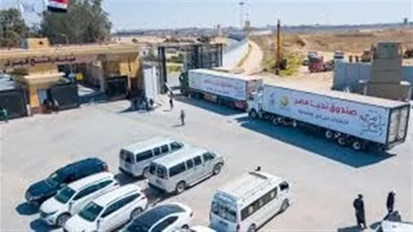 القافلة الخامسة من المساعدات الإنسانية من مصر إلى غزة تحمل 6 آلاف طن من السلع الغذائية والإغاثية. القافلة الخامسة من المساعدات الإنسانية من مصر إلى غزة تحمل 6 آلاف طن من السلع الغذائية والإغاثية.