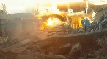 القسام تستهدف دبابة إسرائيلية بعبوة ناسفة في خانيونس والسرايا تقصف موقع قيادة للاحتلال في غزة.