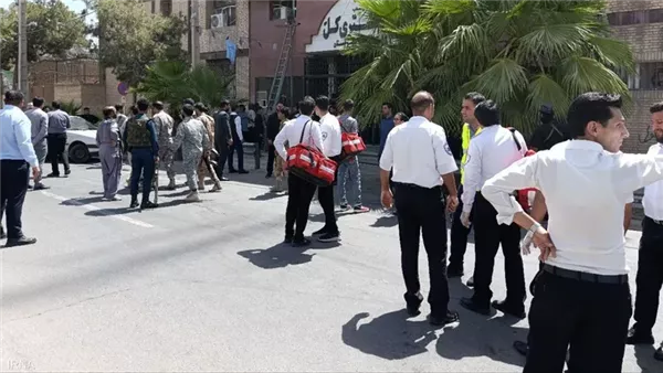القصة الشاملة للاعتداء العنيف على المحكمة في إيران.. والحرس الثوري يتهم تل أبيب.