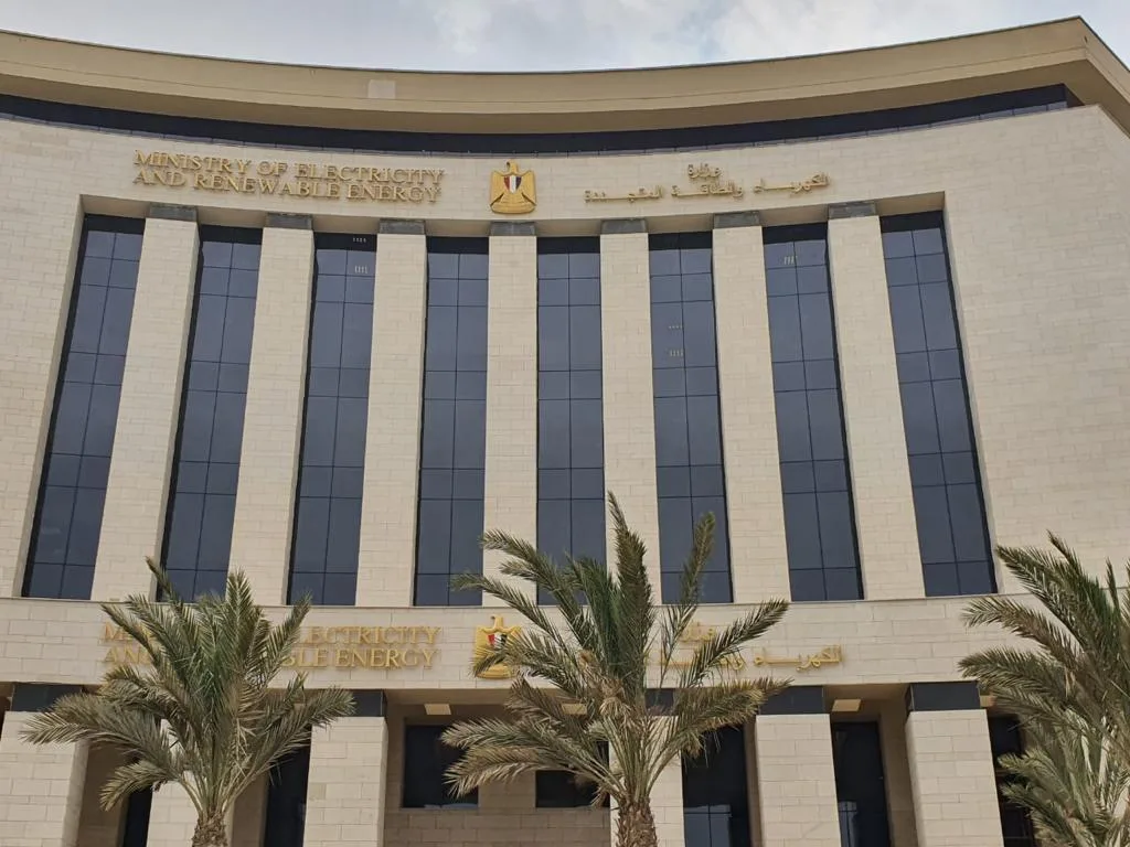 الكهرباء تؤكد عدم وجود حريق في أي من محطات التحويل على مستوى البلاد. الكهرباء تؤكد عدم وجود حريق في أي من محطات التحويل على مستوى البلاد.