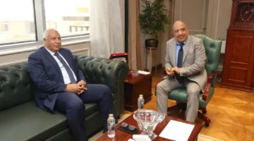 “الكهرباء” و”الوادى الجديد” تبحثان سبل تطوير مشاريع الطاقة الشمسية