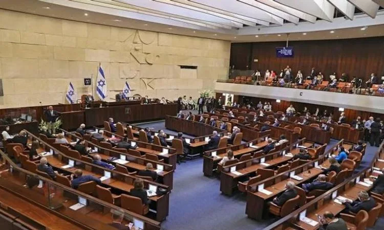 الكويت تعبر عن إدانتها لموافقة الكنيست على فرض “السيادة الإسرائيلية” على الضفة الغربية الكويت تعبر عن إدانتها لموافقة الكنيست على فرض “السيادة الإسرائيلية” على الضفة الغربية