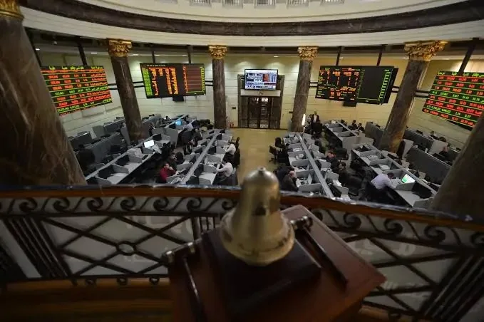 اللون الأخضر يهيمن على أداء المؤشر الرئيسي للبورصة المصرية مع ارتفاع القطاعات الأساسية. اللون الأخضر يهيمن على أداء المؤشر الرئيسي للبورصة المصرية مع ارتفاع القطاعات الأساسية.