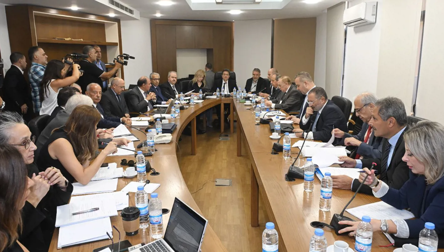 المال تصادق على قانون إصلاح المصارف بانتظار تحويل موضوع ‘الانتظام المالي واسترداد الودائع’