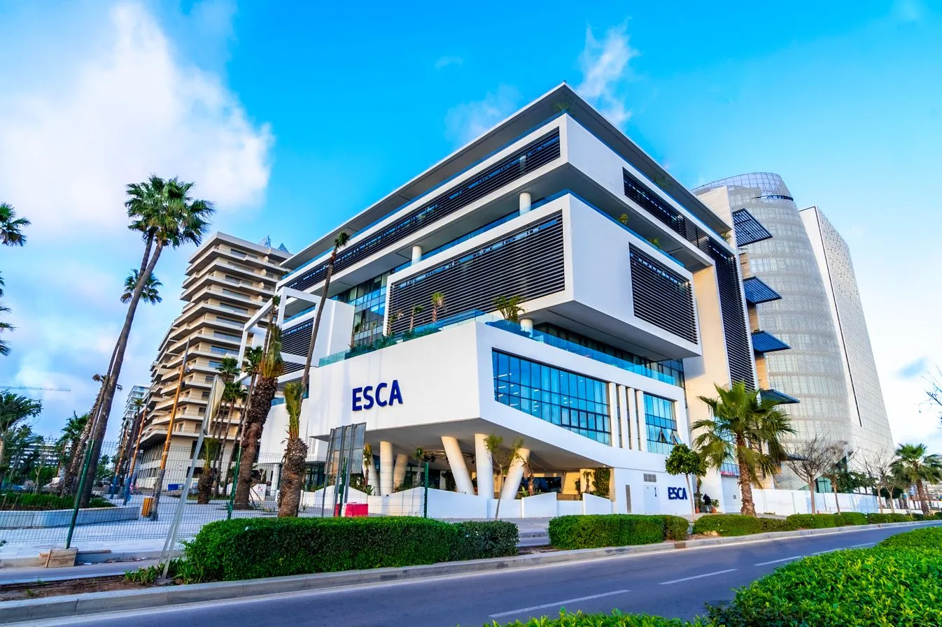 المدرسة العليا لإدارة الأعمال ESCA تحصل على الاعتماد الدولي المتميز من AMBA المدرسة العليا لإدارة الأعمال ESCA تحصل على الاعتماد الدولي المتميز من AMBA