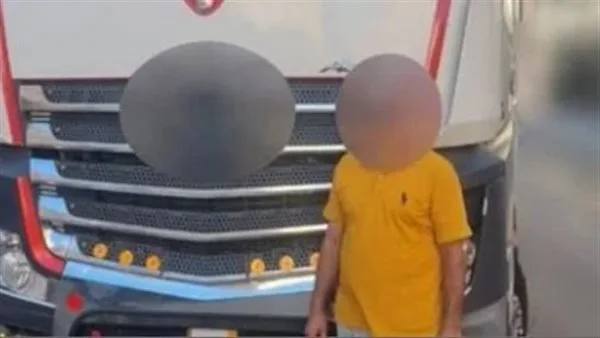 المرور تعتقل سائق شاحنة ثقيلة يهدد سلامة المواطنين.. فيديو المرور تعتقل سائق شاحنة ثقيلة يهدد سلامة المواطنين.. فيديو
