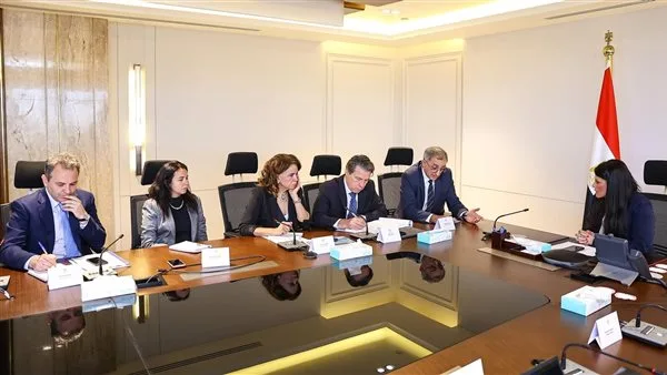 المشاط تتابع مع البنك الأوروبي لإعادة الإعمار والتنمية خطوات الاستفادة من برنامج تقليل انبعاثات الصناعة. المشاط تتابع مع البنك الأوروبي لإعادة الإعمار والتنمية خطوات الاستفادة من برنامج تقليل انبعاثات الصناعة.
