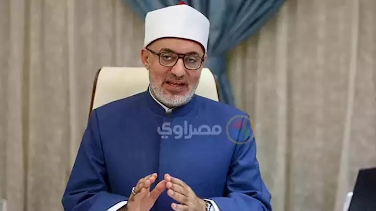 المفتي: دار الإفتاء رائدة في التحول الرقمي وتواجه المنصات غير الرسمية المفتي: دار الإفتاء رائدة في التحول الرقمي وتواجه المنصات غير الرسمية