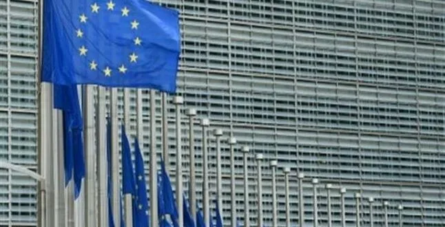 المفوضية الأوروبية تخطط لزيادة رسوم تصريح السفر إلى 20 يورو اعتبارًا من عام 2026