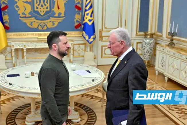 الممثل الأمريكي كيث كيلوغ يصل إلى العاصمة الأوكرانية كييف