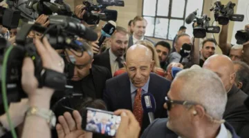 الممثل الأمريكي يعبّر عن انتقاده لتشكيلة الجيش السوري ويدعو إلى إجراء إصلاحات.