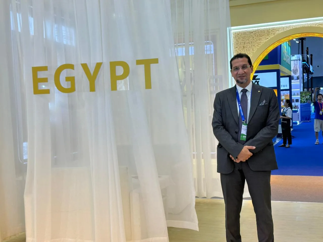 المنتج المصري يجذب الانتباه في الصين.. إقبال واسع على جناح غرفة صناعة الجلود في معرض قوانغتشو. المنتج المصري يجذب الانتباه في الصين.. إقبال واسع على جناح غرفة صناعة الجلود في معرض قوانغتشو.