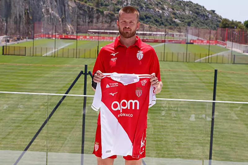 الميركاتو الأوروبي: عشرة انتقالات قد تغيب عن علمك هذا الصيف (صور) الميركاتو الأوروبي: عشرة انتقالات قد تغيب عن علمك هذا الصيف (صور)