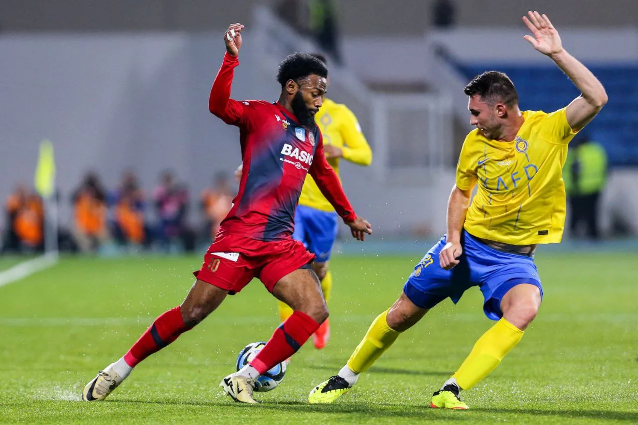 النصر يضع شرطًا صعبًا يمنع لابورت من المغادرة