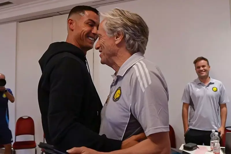 النصر يعلن عن انضمام كريستيانو رونالدو إلى معسكر الفريق في النمسا النصر يعلن عن انضمام كريستيانو رونالدو إلى معسكر الفريق في النمسا