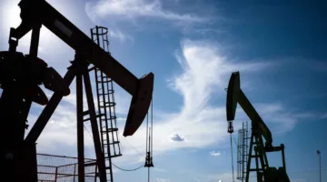 النفط يحقق ارتفاعًا أسبوعيًا بنسبة 3% في ظل تقييم المستثمرين لتوجهات السوق