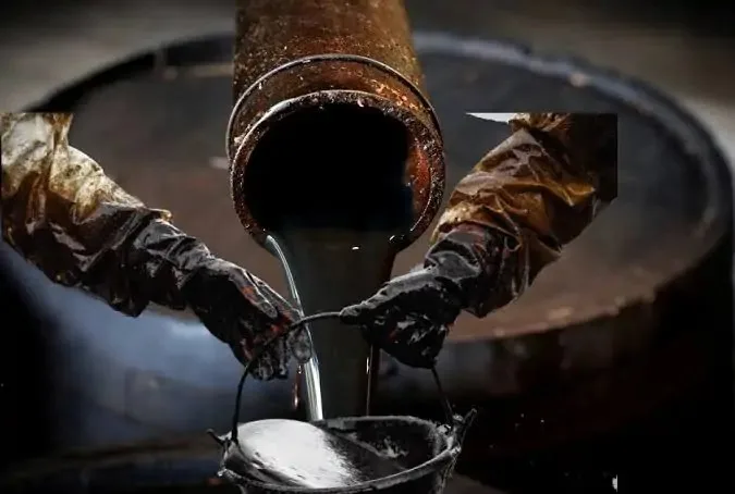 النفط ينخفض بسبب القلق من تراجع الطلب النفط ينخفض بسبب القلق من تراجع الطلب