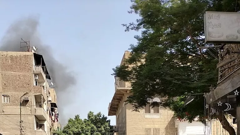 النيابة تتفقد حريق مستودع في مصر الجديدة وتعين فريقًا من المعمل الجنائي للتحقيق النيابة تتفقد حريق مستودع في مصر الجديدة وتعين فريقًا من المعمل الجنائي للتحقيق