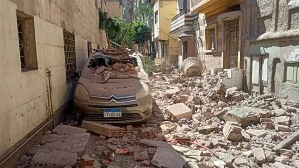 النيابة تتفقد موقع انهيار مئذنة مسجد “سيدي سلامة” التاريخي في الغربية