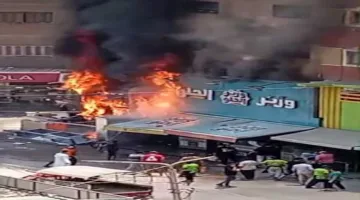 النيران جرفت كل شيء.. وفاة عامل في حريق ثلاثة مطاعم بمدينة الخصوص (صور)