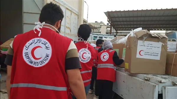 الهلال الأحمر المصري يعزز جاهزيته لإرسال مزيد من المساعدات إلى غزة