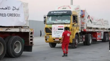 الهلال الأحمر المصري يعلن عن بدء المرحلة الثانية من قافلة زاد العزة إلى غزة.