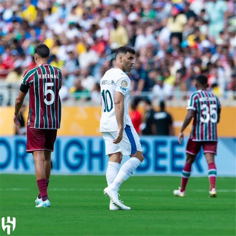 الهلال يتخذ خطوة جديدة بشأن عبد الرزاق حمدالله بعد إنهاء عقده